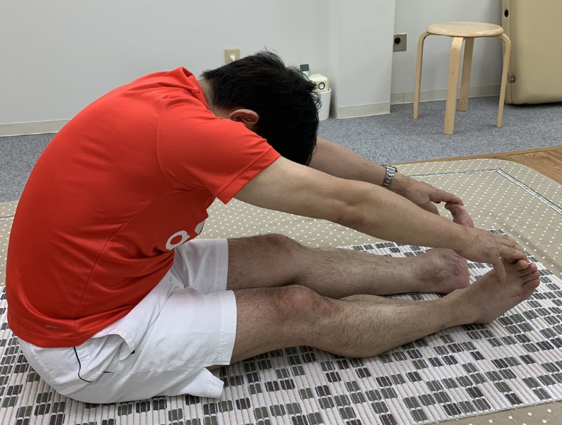 長座前屈でつま先をつかめるようになったU様